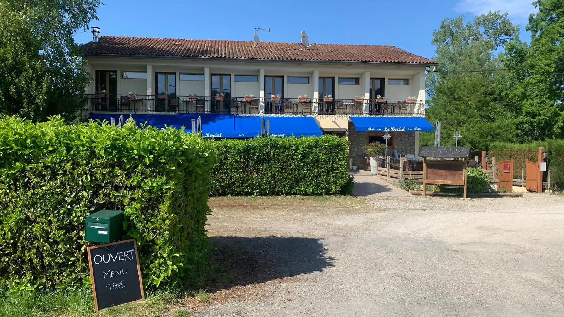 Le Boreal La Bastide-de-Sérou فندق